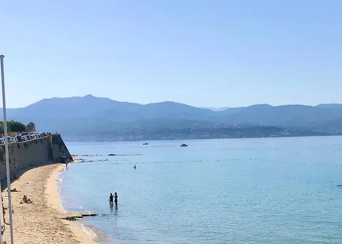 : Centre Historique 公寓 *